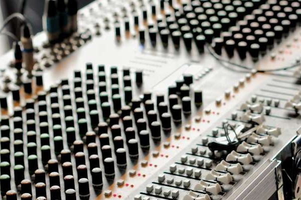 How AI is Redefining the Music Industry