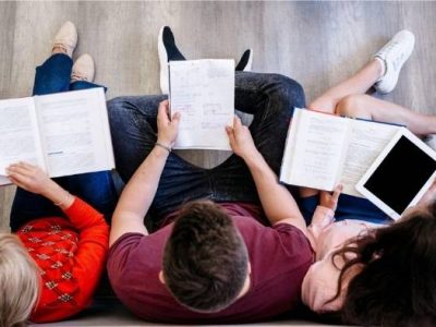 is-reading-dead-why-gen-z-prefers-ai-voices-over-books-f