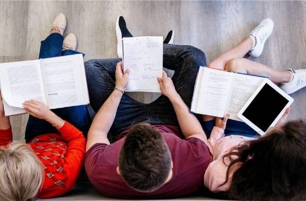 is-reading-dead-why-gen-z-prefers-ai-voices-over-books-f