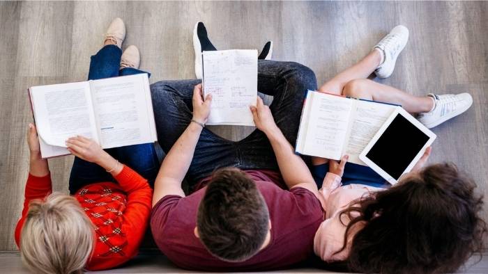 is-reading-dead-why-gen-z-prefers-ai-voices-over-books-f